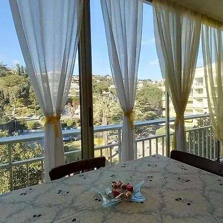 شقة Trident D كان